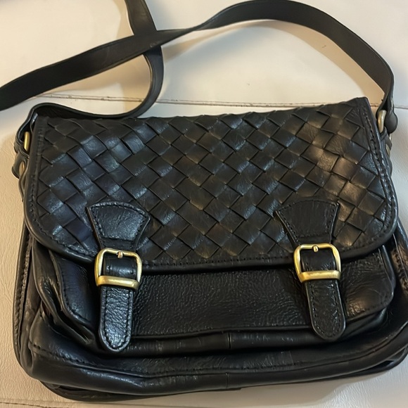 Black leather Divina Firenze woven crossbody bag - Picture 2 of 8